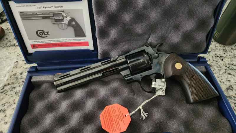 Colt Python - Blued - 357 mag - 6 inch