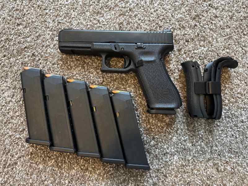 Glock 17 Gen 5 with Ameriglo Night Sights