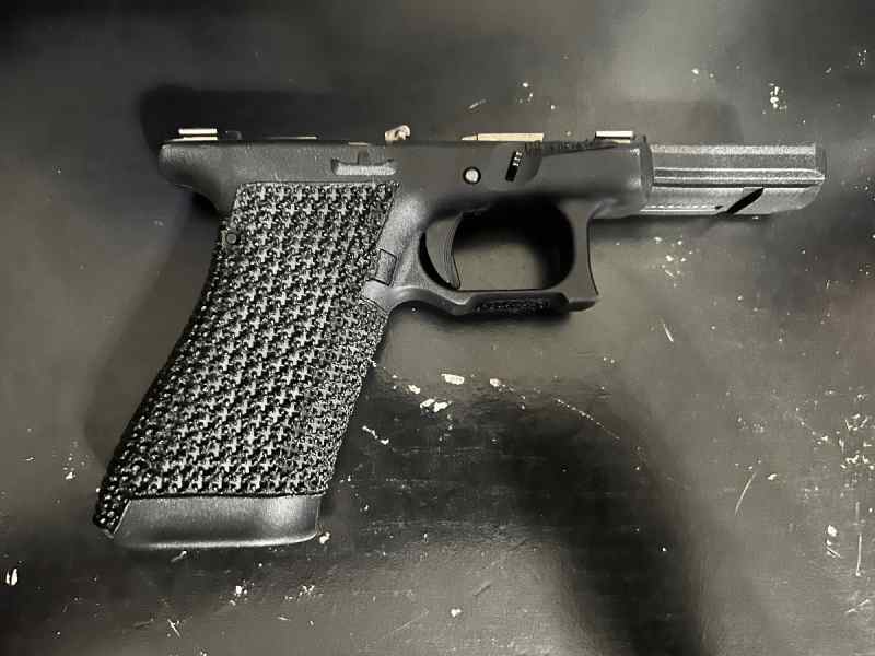 Glock 17 stippled frame