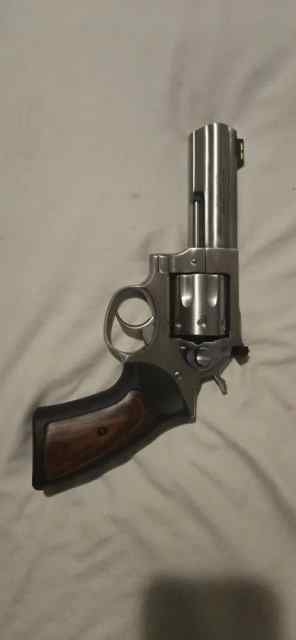 Ruger GP100 near new