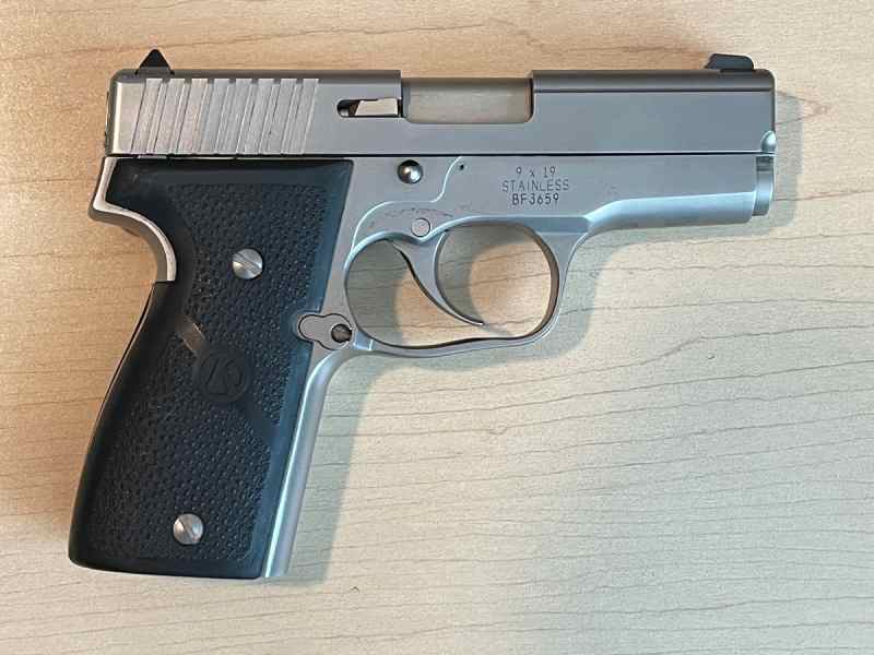 Kahr K9 9mm pistol