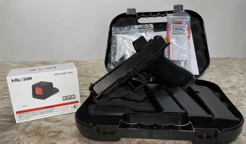 BNIB Glock 17 Gen 6 w/ Holosun EPS-Carry-GR2