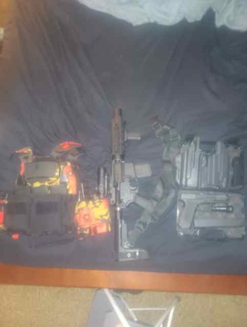 Full kit: AR pistol,p80, plates