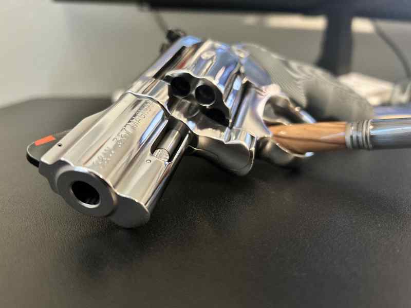 Smith and Wesson 686 Plus .357/.38 Special 2.5&quot;