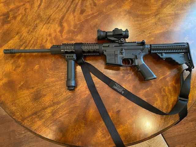 Unfired DPMS AR15 16&quot; with unused Vortex Viper