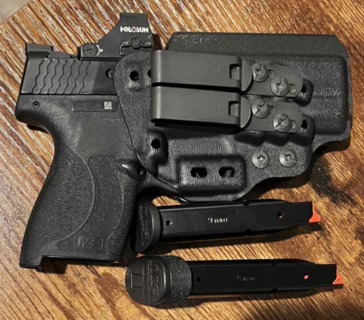 S&amp;W M&amp;P Shield Plus Optics Ready + Accessories