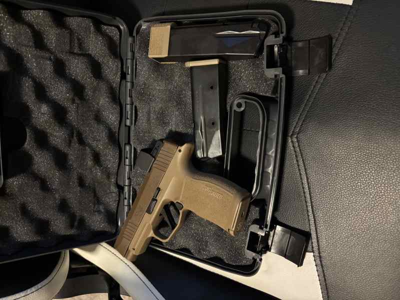 Sig Sauer P365 XL in FDE w/ Romeo Zero $700 OBO