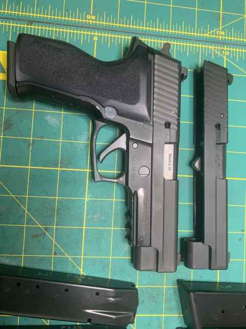 Sig P226 9mm with extra 357 sig slide