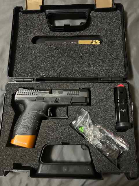 CZ P10S subcompact