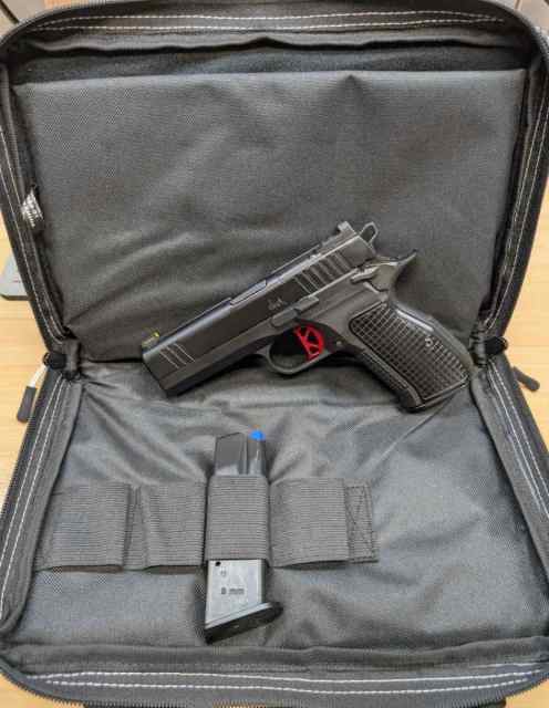 Dan Wesson DWX 9mm Luger