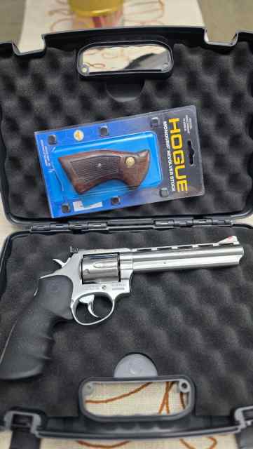 Taurus 689 .357 magnum revolver 6 shot