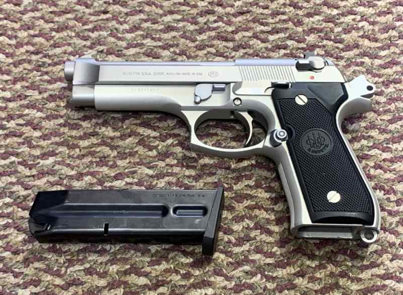 Beretta 92FS   Stainless 9mm