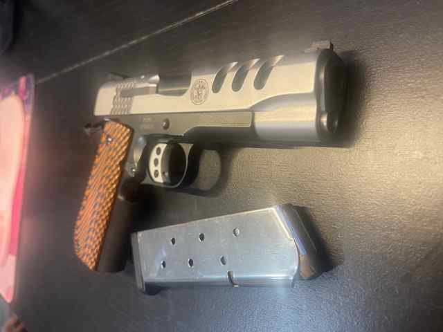Smith and Wesson 1911 Performance Center Compact