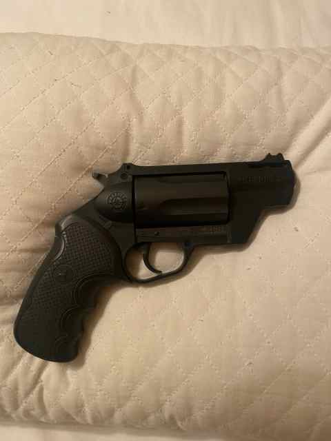 Taurus Public Defender 45colt/410