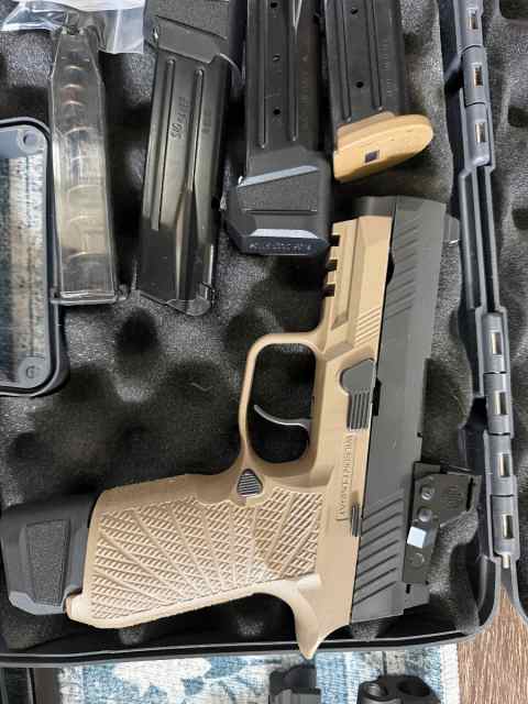 Sig 320 9mm With TON of Accessories Sell or TRADE