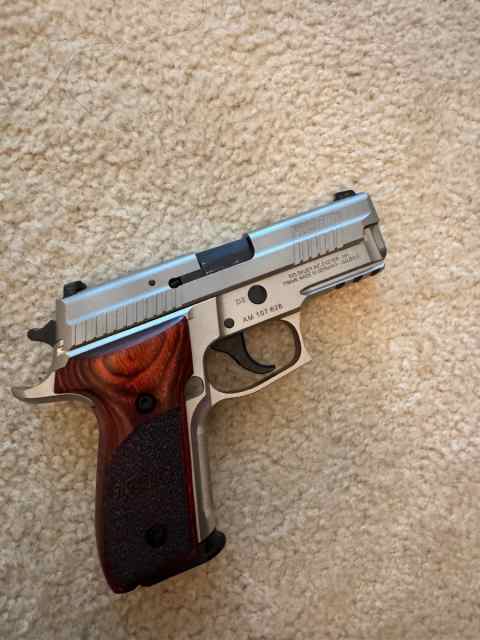 Sig Sauer p229 Stainless Steel Compact elite .40