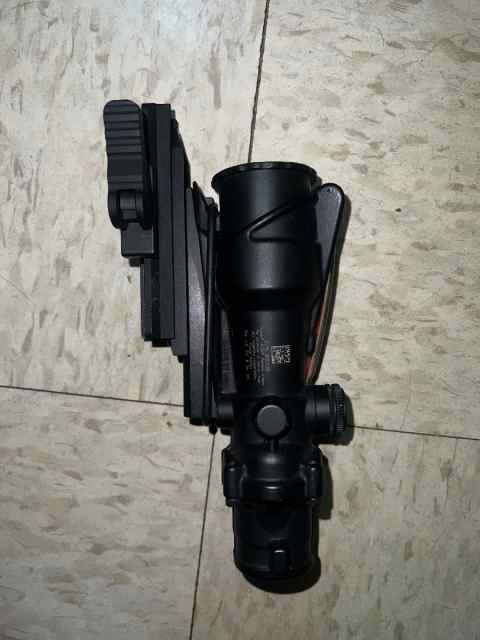 ACOG 4x32 (chevron)