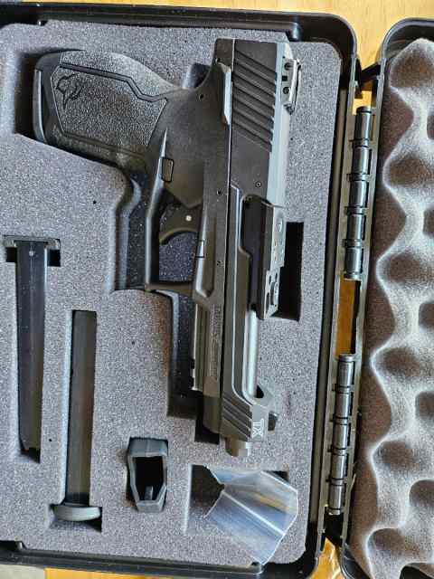 Taurus TX22 competition 