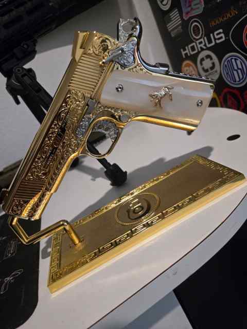 Colt 45 commander 