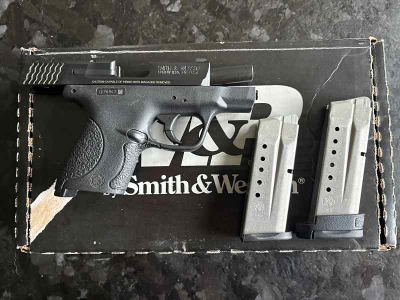 Smith &amp; Wesson M&amp;P Shield 9mm