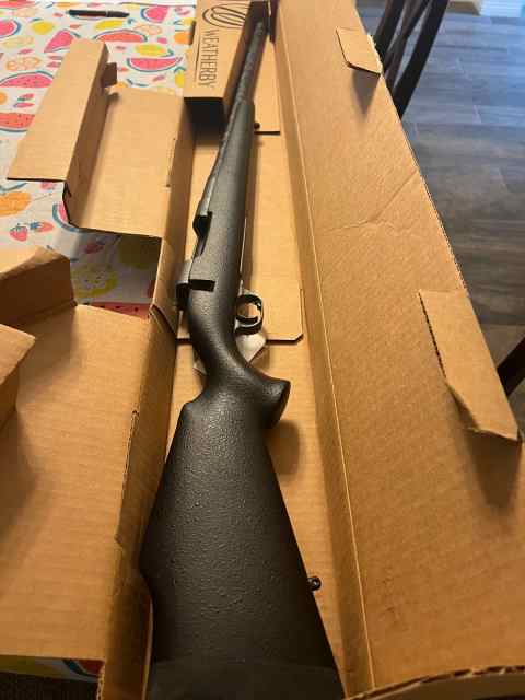 NIB Weatherby Mark V Carbon 