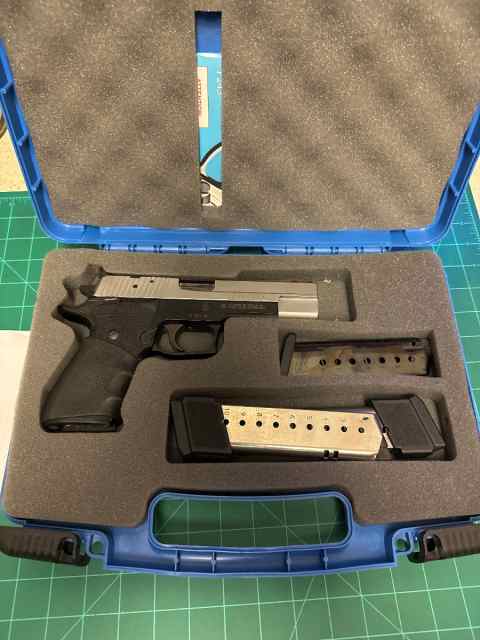 Sig Sauer 220 Super match 45acp