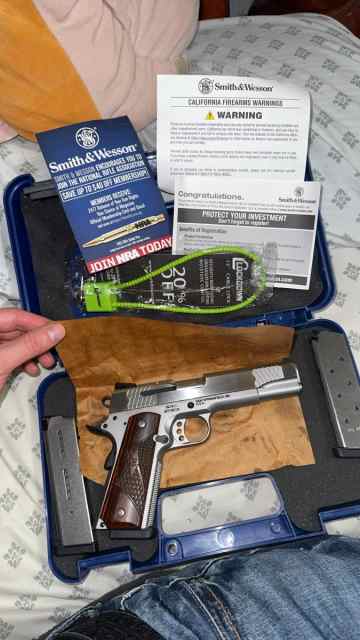 Smith &amp; Wesson 1911 E series 
