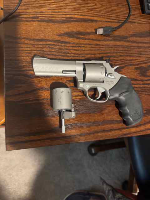 Taurus Tracker 22LR/22 Mag 