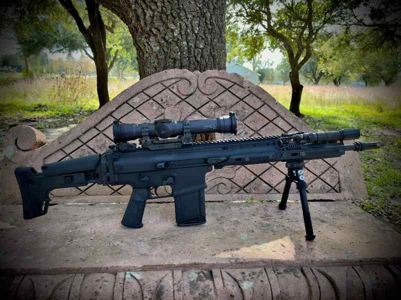 FN Scar 17s fully upgraded with Scope/bipod