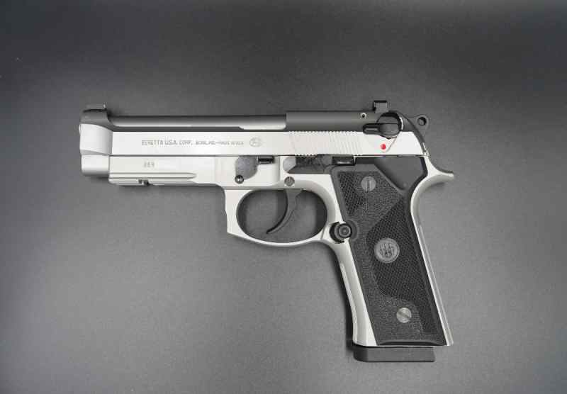 Beretta 96 INOX Vertec