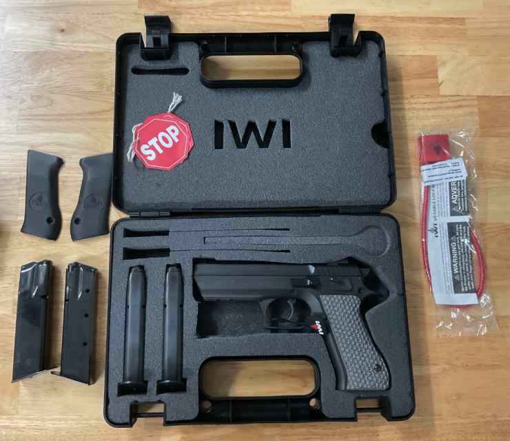 JERICHO 941 (BABY EAGLE) with extras 