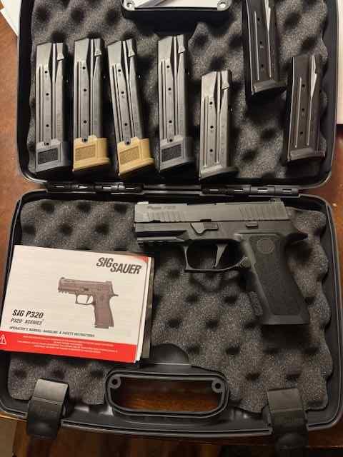 Sig Sauer P320 Compact with 7 magazines