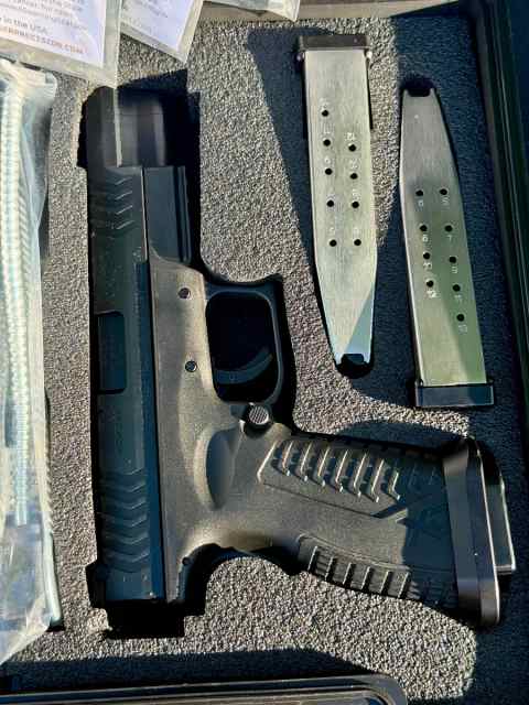 Springfield XDm 5.25” Competition.45acp