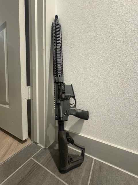 Daniel Defense DDM4 V9Lw $1800