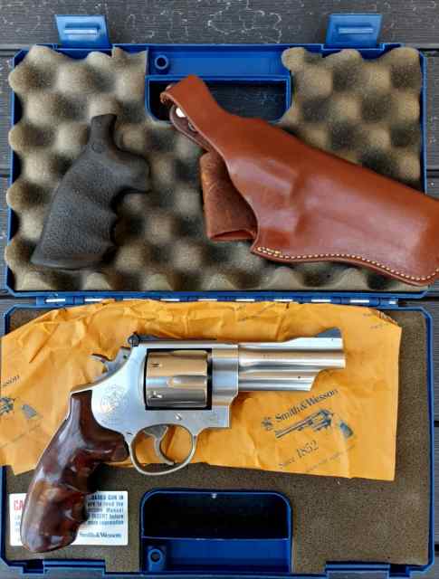 Original Smith &amp; Wesson 625 4&quot; Mountain Gun 45LC