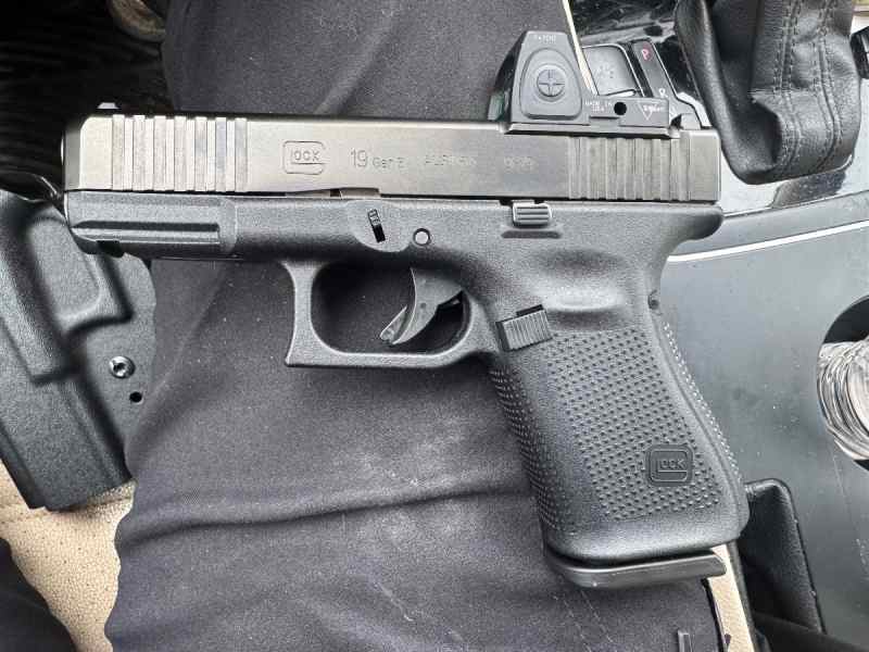 Glock 19 gen 5 mos w/ rmr 