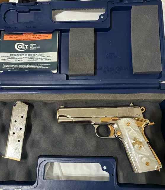 Colt 1911 commander 45acp 