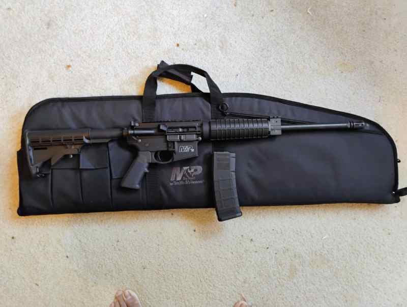 S&amp;W M&amp;P-15 AR w./M&amp;P Rifle Bag, 1 Mag