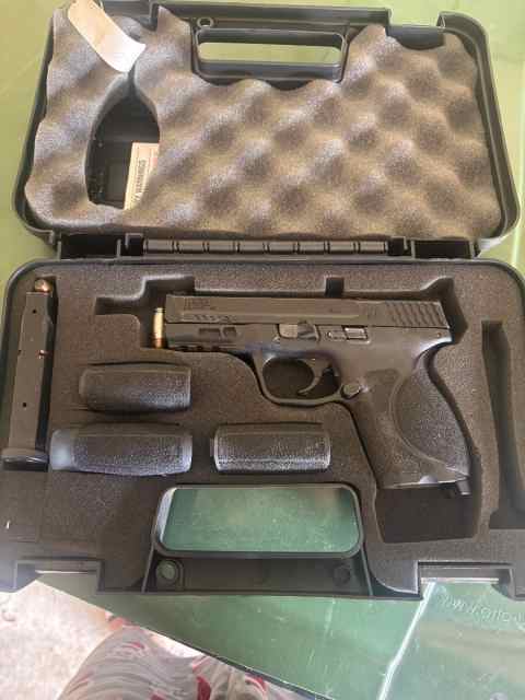 S&amp;W m&amp;p 2.0 compact .40 caliber