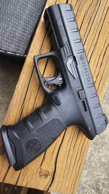 Beretta APX 2.jpg