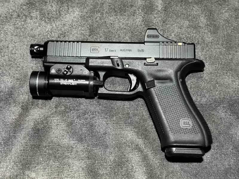 Gen 5 Glock 17 MOS with Green Holosun SCS