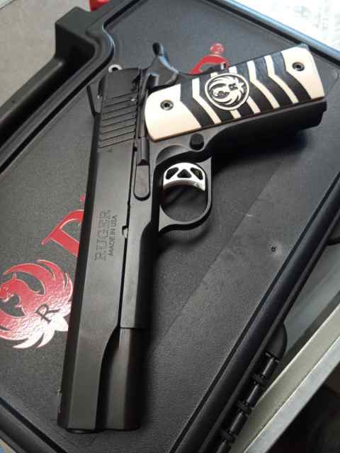 Ruger sr1911 10mm  night watchman 