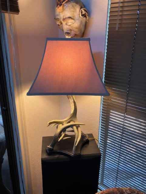 Antler theme table lamp